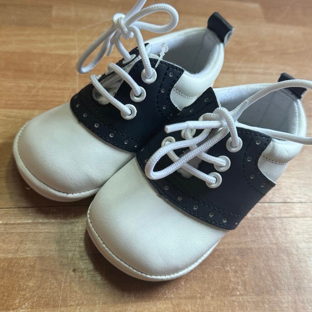 Angel Baby "Austin" Leather Saddle Oxford Shoes. Size 4